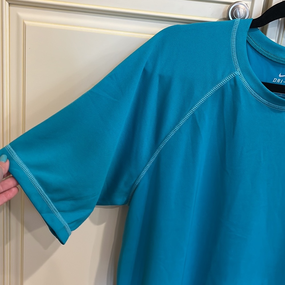 Nike Dri fit tee (Men) - Picture 6 of 6